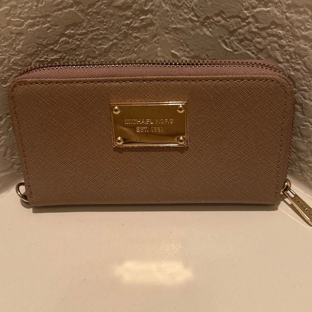 Michael Kors Zip Around Continental Long Wallet Light Brown Saffiano Leather